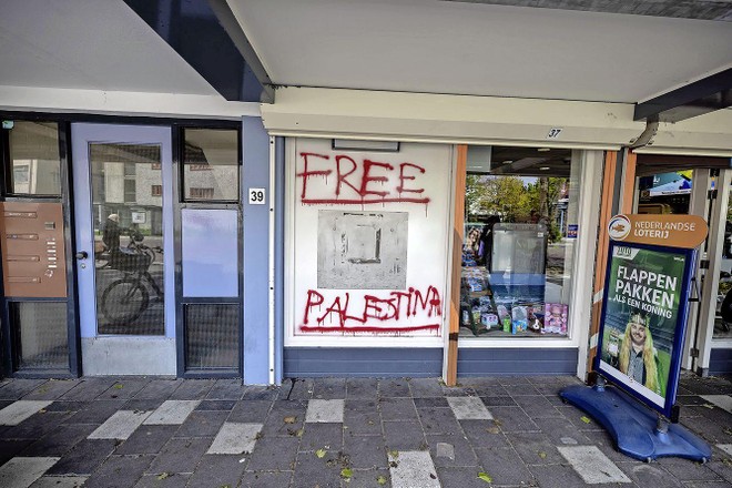 winkels in haarlem oost beklad met free palestina leuzen h noordhollandsdagblad
