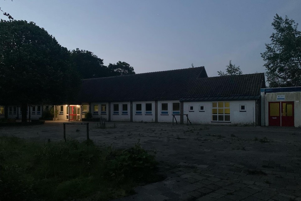 De insluiping vond vrijdagavond plaats in de leegstaande Thijsseschool.