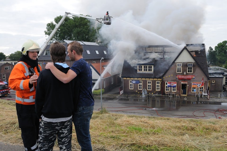 Jan Sijm van De Bierkaai Andijk kapot van brand. Foto: Maurice Amoureus