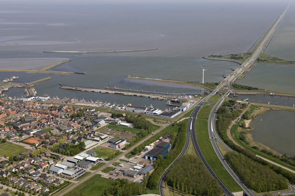 De Afsluitdijk bij Den Oever.