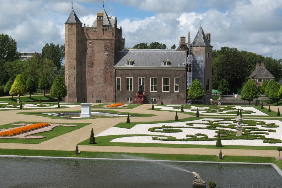Slot Assumburg in Heemskerk met nieuwe kasteeltuin. FOTO HDCMEDIA/ED DEKKER