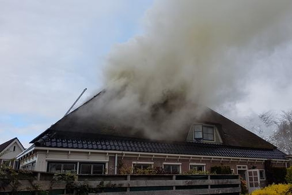 Woonboerderij in brand in Oudorp.