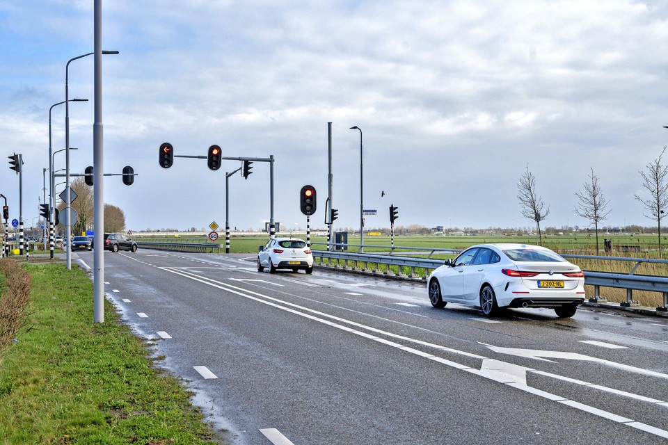 Het kruispunt Bennebroekerweg (voorgrond) en Rijnlanderweg is nu al een knelpunt voor doorstroming.