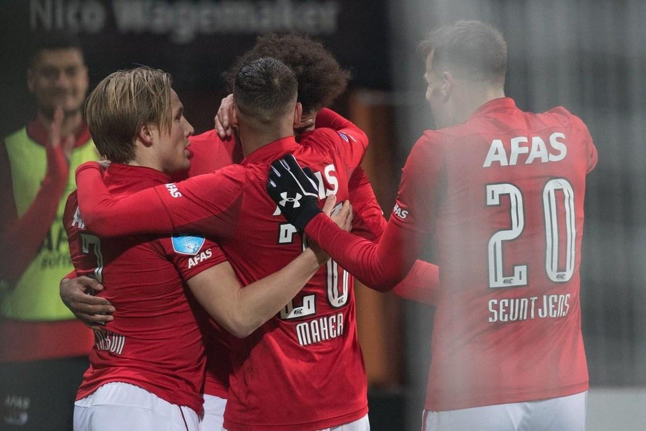 Lach geest punch AZ tegen Willem II in halve finale KNVB-beker | Noordhollandsdagblad