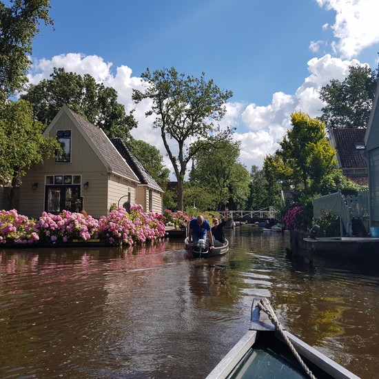 Vel deed het uitglijden Met de oud-burgemeester varen of een verse pizza in een fluisterbootje: een  top vijf van de leukste vaartochten in Zaanstreek-Waterland |  Noordhollandsdagblad