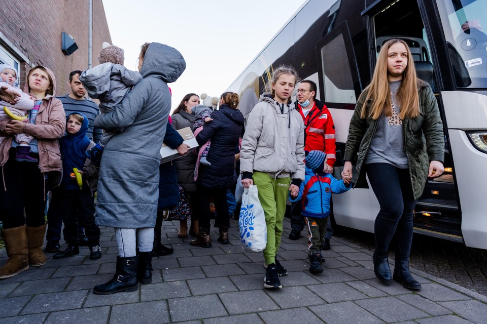 De eerste Oekraïense vluchtelingen zijn al in Nederland gearriveerd.