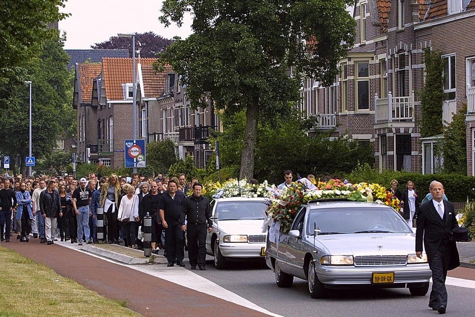 De begrafenisstoet die Coen de Nijs naar zijn laatste rustplaats begeleidde.