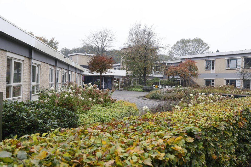 Zonnehoeve in Hilversum is een van de verpleeghuizen in de regio waar meerdere bewoners zijn besmet met cororna.
