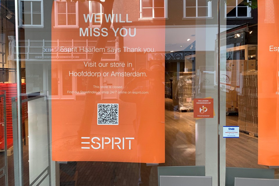 Op de winkelruit van Esprit worden de klanten bedankt.