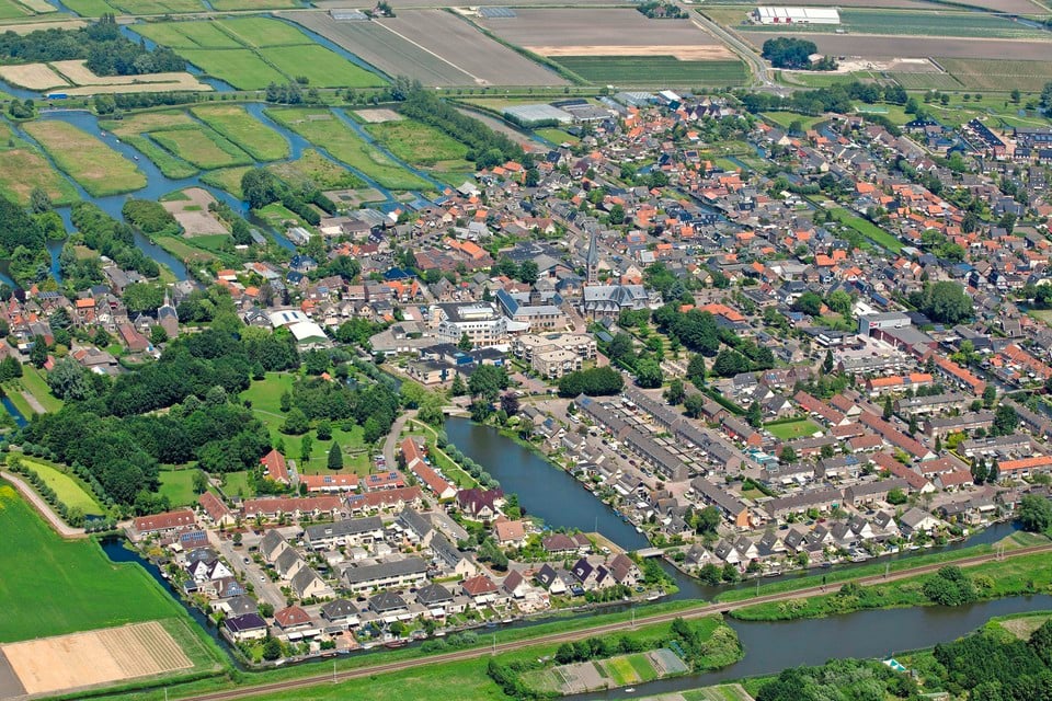 De Horn in Lutjebroek.Linksboven het gebied waar mogelijk woningen kunnen komen.