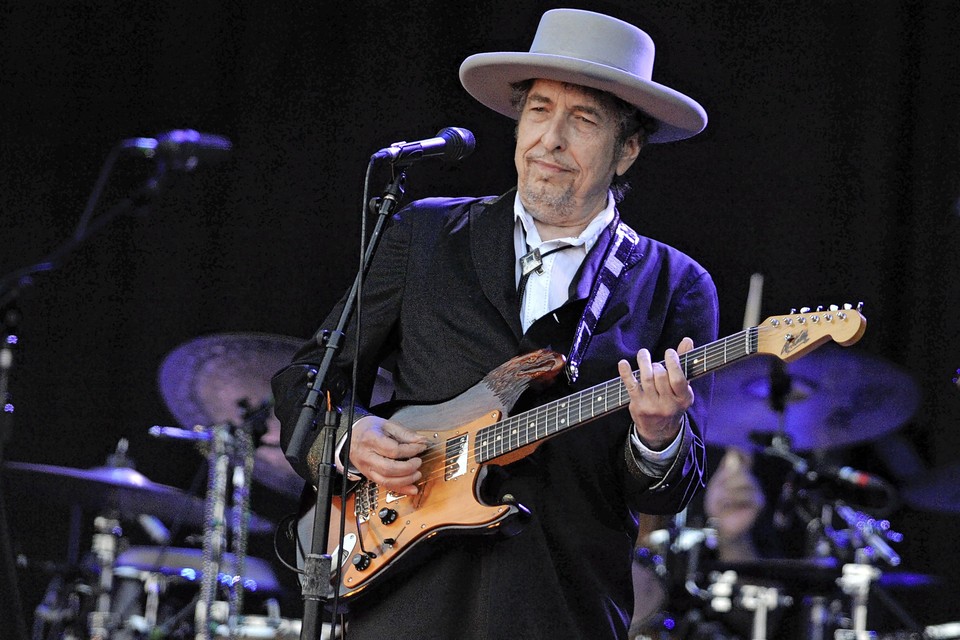 Bob Dylan live in 2012.