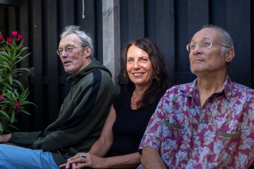 Vanaf links Peter Bakker, Yolanda Hulscher en Steef Reilingh van Art Rose.