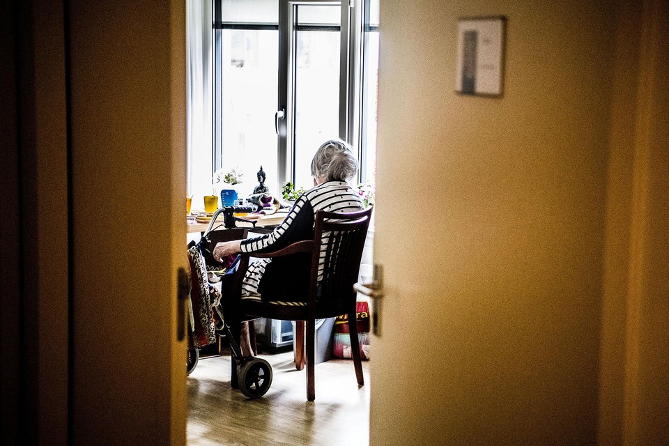 Het helpen van eenzame mensen vraagt om veel fijngevoeligheid, zegt eenzaamheidsspecialist Alet Klarenbeek.