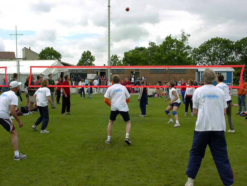 Het buurtvolleybaltoernooi was jaren een bekend sportief evenement in Nederhorst den Berg.