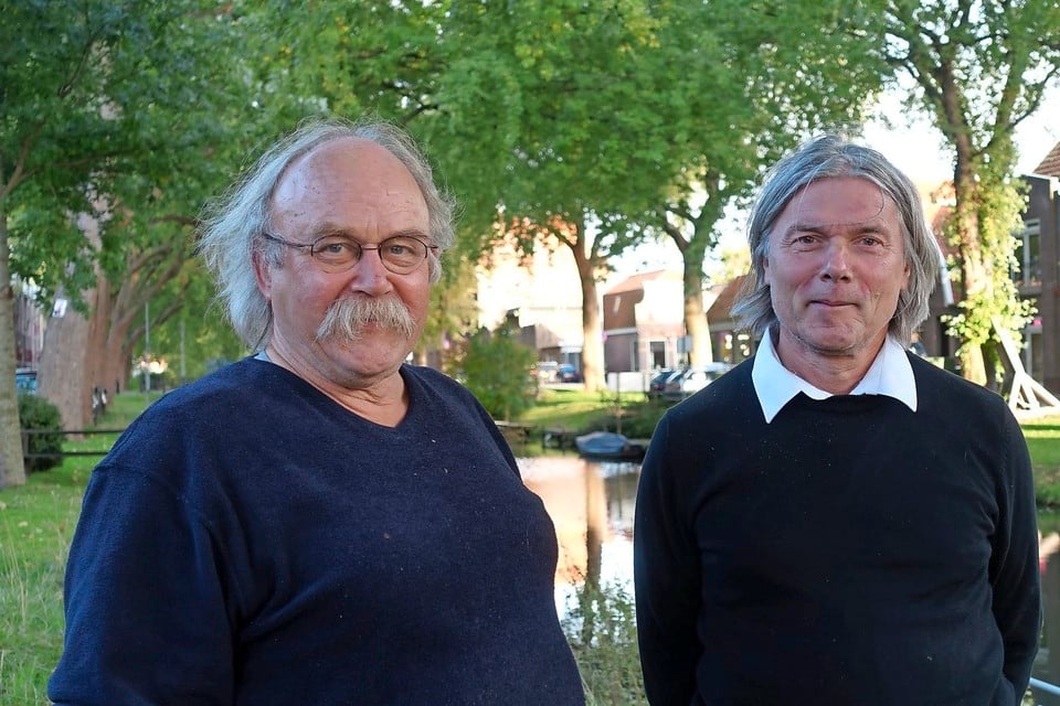 Twee sprekers op het symposium over bouwhistorie, zaterdag in Enkhuizen: Klaas Koeman (l) en Gerrit Vermeer.