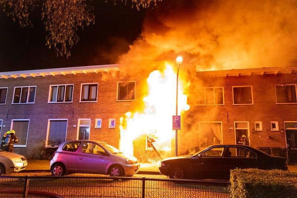 Grote brand aan het Elzenplein in de nacht van dinsdag op woensdag.