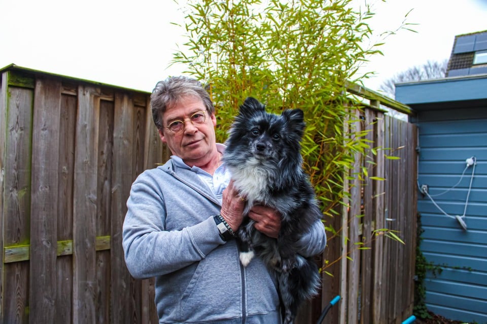 Cor van den Bosch met zijn andere hond: ,,Een ongeluk, zei ik, dat kan helemaal niet.’’