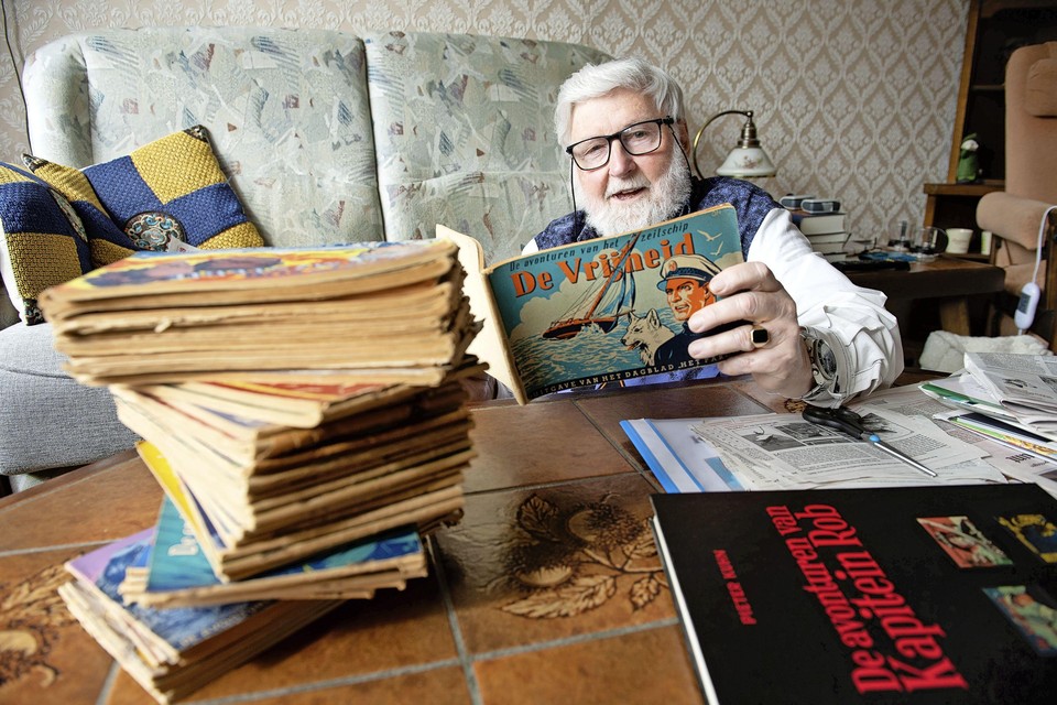 Kaptitein Rob-verzamelaar Wim van Vonno leest nog graag in de originele stripboekjes uit de jaren veertig en vijftig van de vorige eeuw.