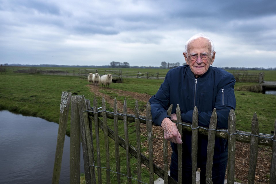 Nico Geleijnse (101) geniet nog volop van het leven in Warder.