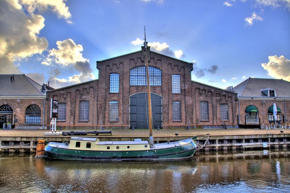 De oude Machinebankwerkerij is een van de grote hallen op Willemsoord.