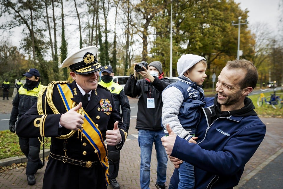Rutger van Lier verkleed als koning Willem-Alexander bij een boerenprotest voor paleis Huis ten Bosch in Den Haag.