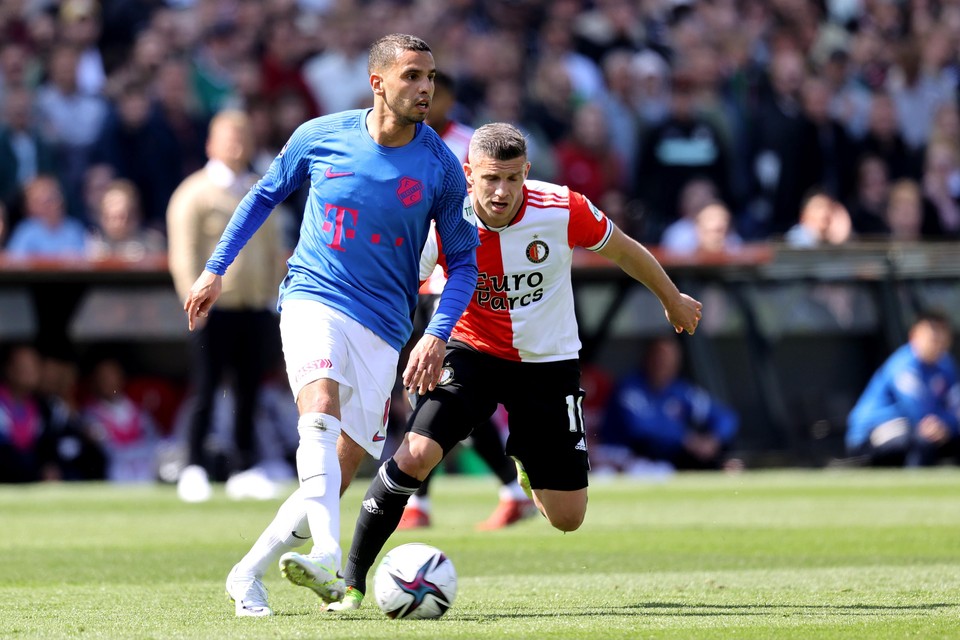 April 2022: Adam Maher namens FC Utrecht in actie tegen Feyenoord.
