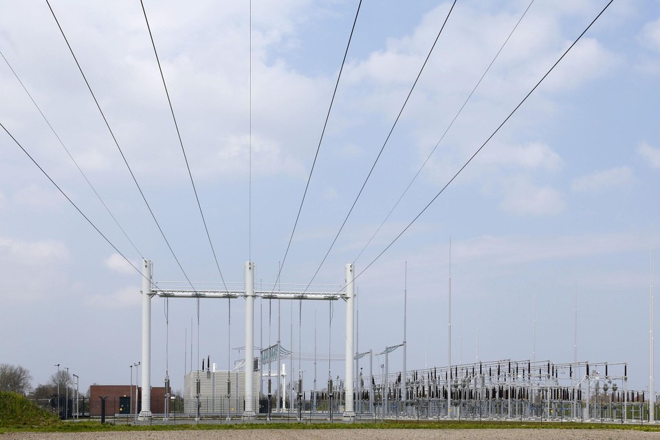 Een van de laatste en meest in het zicht springende aanpassingen aan het elektriciteitsnet in de Noordkop: het transformatorstation bij De Weel.