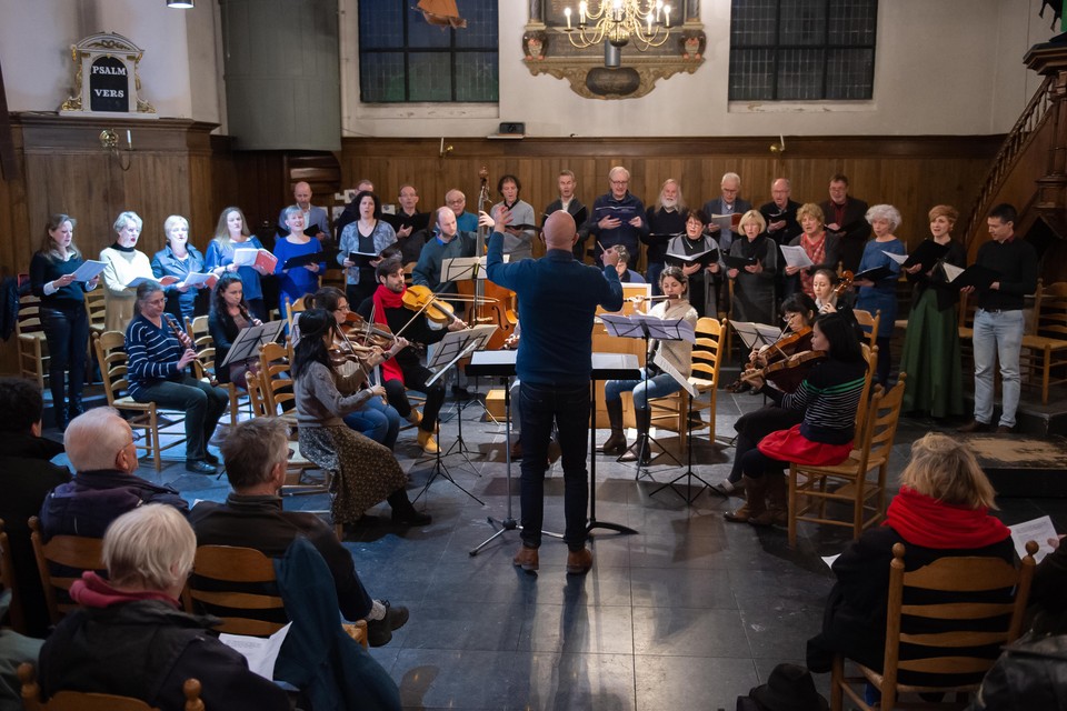 Collegium Vocale Zaandam en Barokensemble Arx Ardens, onder leiding van dirigent Cor Brandenburg in de Bullekerk.